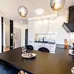 Apartment About Art *