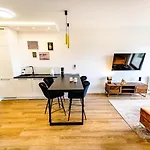 Apartment About Art